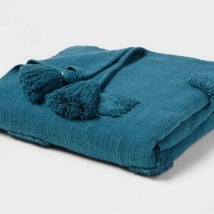BED BATH & BEYOND Global Tufted Throw Afghan Blanket with Tassels #0915259